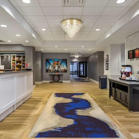 Hampton Inn & Suites Newport/Cincinnati, Ky-2