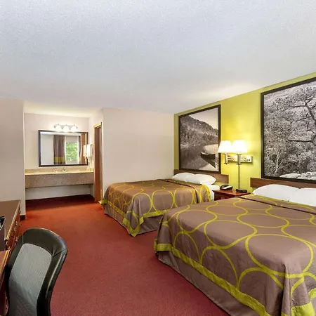 Super 8 By Wyndham Eureka Springs-3