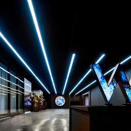 W Toronto-2