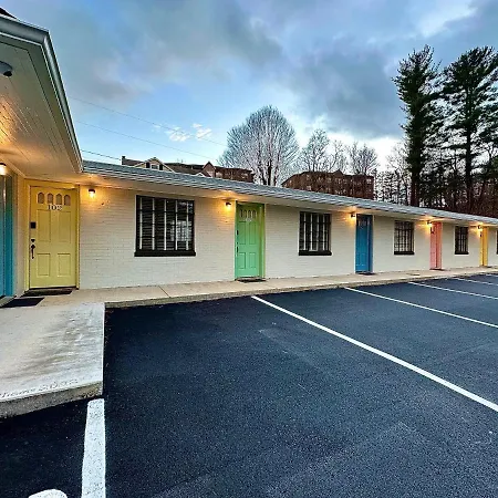 Blue Ridge Tourist Court-3