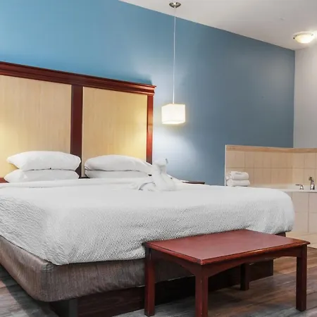 Premier Inn & Suites - Downtown Hamilton-3