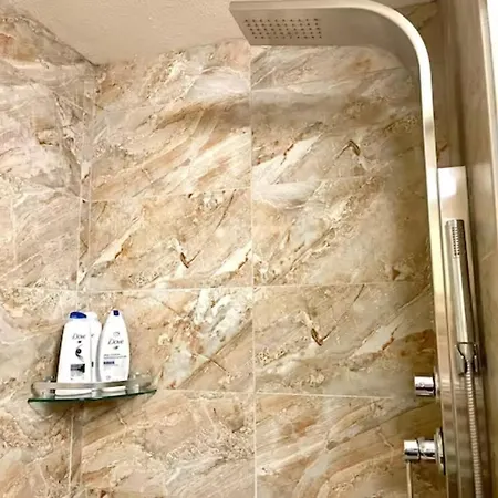 Falcon Crest Lodge 1 Bedroom Condo With Gym & Hot-Tubs & Mountain View-3