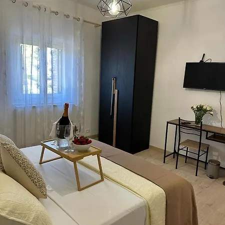 Anna'S Apartment-3