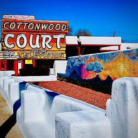Cottonwood Court Motel-2