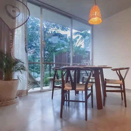 Stylish Condo For 4 Rooftop & Pool Access-2