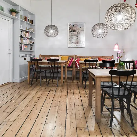 Castanea Old Town Hostel-2