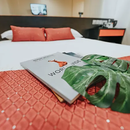 Hotel 81 Heritage-3