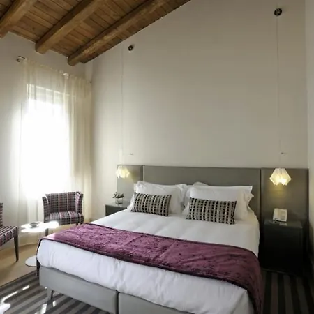 Trevi Palace Luxury Inn-3