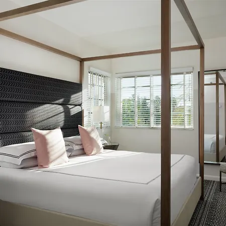 Kimpton Surfcomber Hotel By Ihg-3