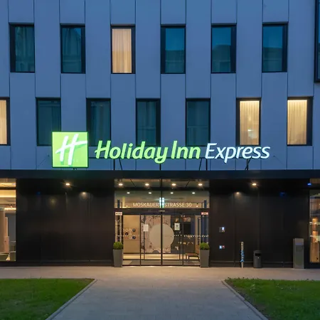 Holiday Inn Express Duesseldorf - Hauptbahnhof By Ihg-3