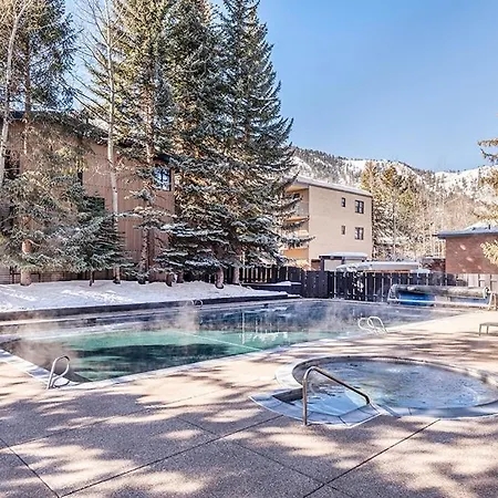 Chateau Eau Claire Unit 17, Serene Condo Overlooking The River With Many Upgrades-2