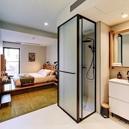 Central Club Hotel - North Melbourne-2