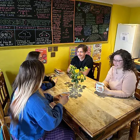 Castle Rock Hostel - Adults Only-2