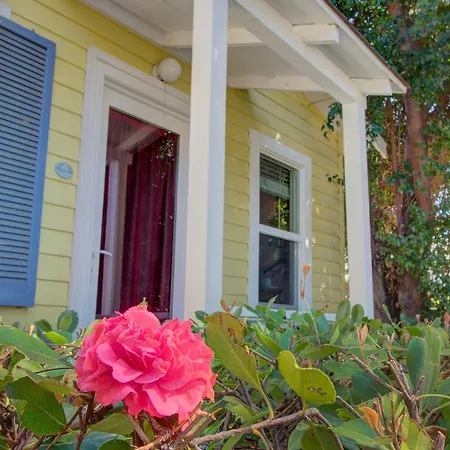 Secret Garden Inn & Cottages-3