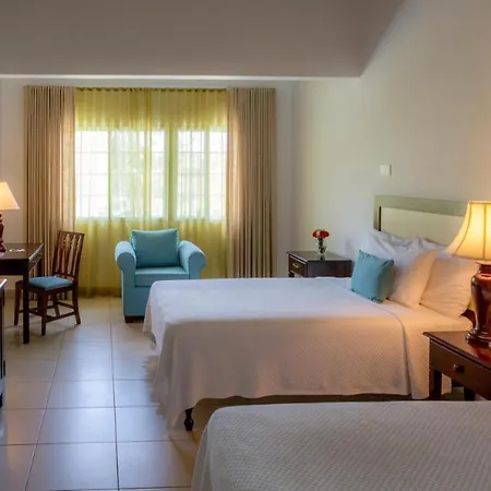 The Liguanea Club-2