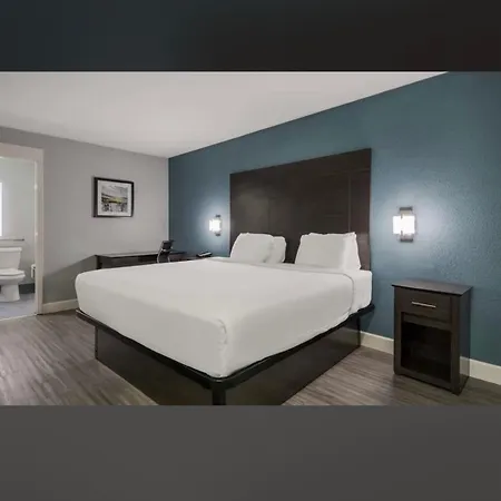 Rodeway Inn San Antonio Downtown-2