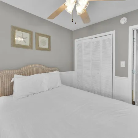 Southbay By The Gulf 99 An Updated Townhome 50 Yards From Beach 3 Bedroom Sleeps 6-3
