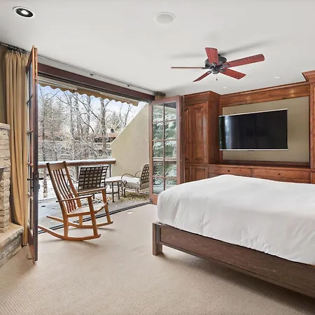 315 Park Avenue, Luxury Townhouse With River Views In Aspen-3