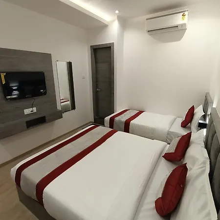 Hotel Beverly Palace Santacruz - Near U S Consulate And Near Bkc-3