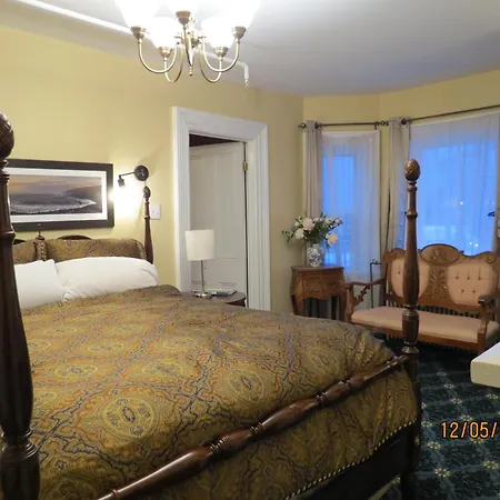 The Roses Heritage Inn-3