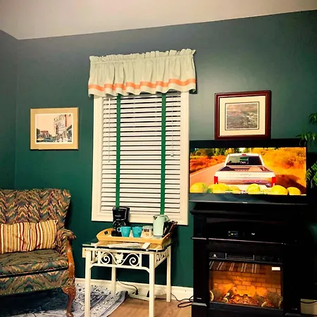 Weatherpine Inn-2