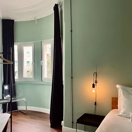 Avenue Hostel & Suites-3