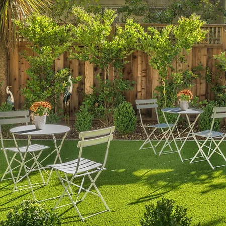 The George - Luxury Boutique Inn-2
