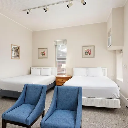 Independence Square 213, Spacious Hotel Room With 2 Queen Beds, Wet Bar, And Sitting Area-3