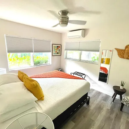 The Agustin Guesthouse - Men Only Clothing Optional-2
