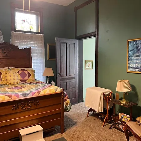 Mansion On The Mile B&B-2