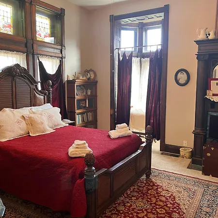 Mansion On The Mile B&B-3