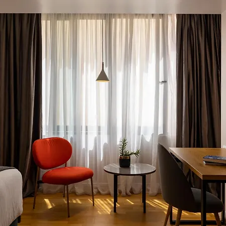 L'Avventura Athens-2