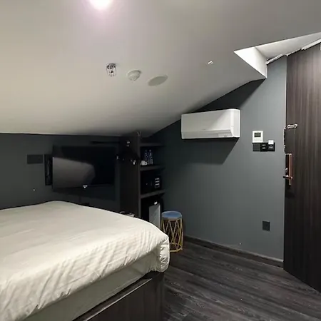 Hotel Jjh - Newly Opened Near Bugis-3