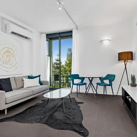 City Harbour Apartments-3
