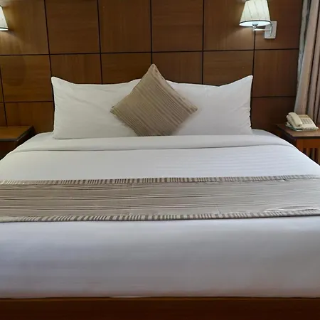 The Pinnacle Hotel And Suites-2