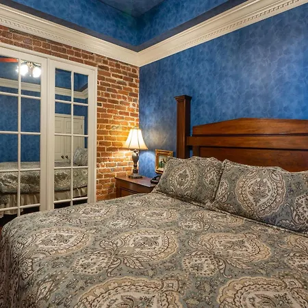 Quarter House Suites-2