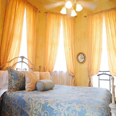 Hh Whitney House - A Bed & Breakfast On The Historic Esplanade-2
