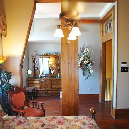 Hh Whitney House - A Bed & Breakfast On The Historic Esplanade-3