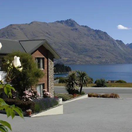Queenstown Motel Apartments (Adults Only)-3