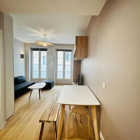 Enghien - New Studio Fully Furnished-2