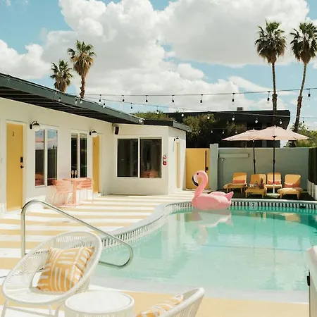 Mod Retreat In Vibrant Palm Springs-2