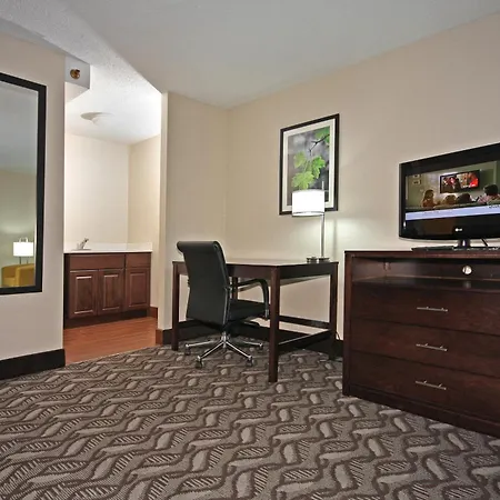 La Quinta By Wyndham Springfield-3