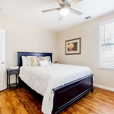 Savannah'S Southern Charm-3
