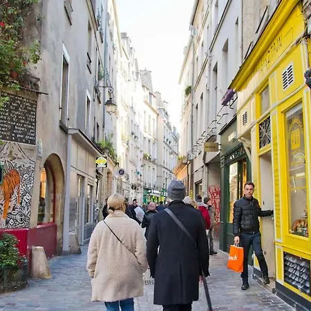 Charming Apartment Rue Des Rosiers-3