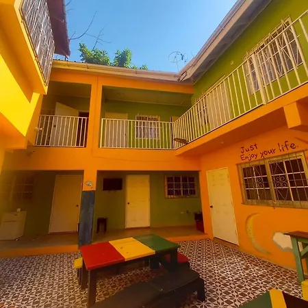 Labrish Guest House-3