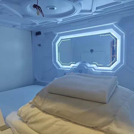 U Street Capsule Hostel-2