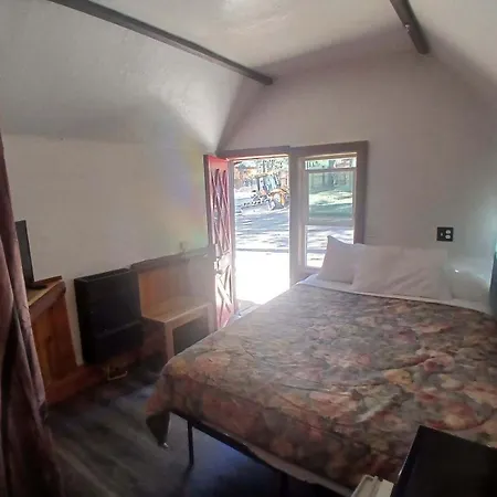 Big Bear Lake - Tulip Lane Cabin #23 - Micro Cabin-3