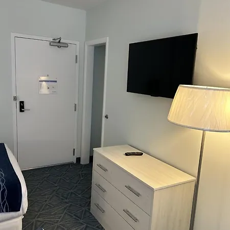 The Admiral Hotel/Motel-3