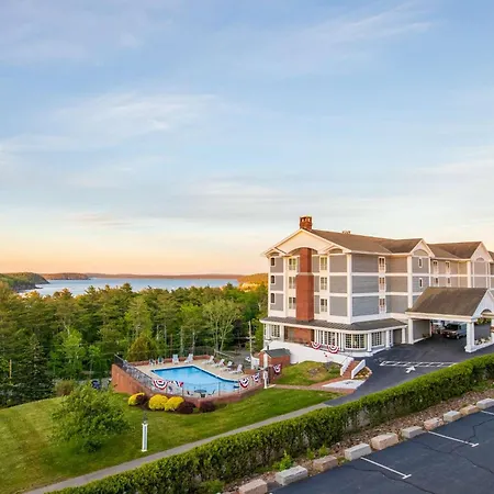 Bluenose Inn - Bar Harbor Collection-2