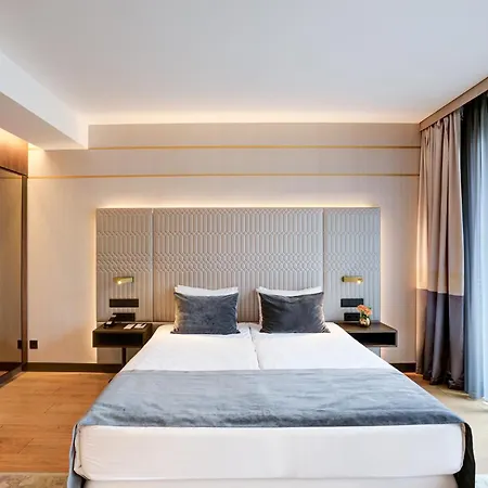 Emerald Downtown Luxury Suites By Continental Group-3